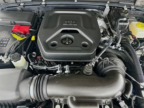 New 2025 Jeep Wrangler Unlimited Rubicon image 18