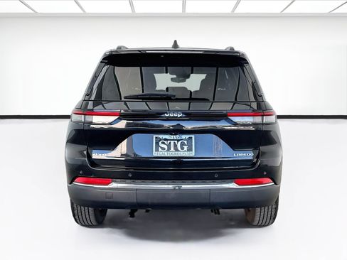 Used 2023 Jeep Grand Cherokee Laredo AWD/4WD image 5