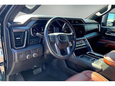 Used 2024 GMC Sierra 3500 Denali Ultimate AWD/4WD image 18