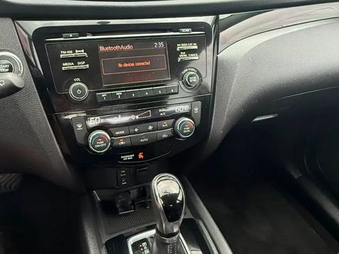 Used 2017 Nissan Rogue Sport SV FWD image 14
