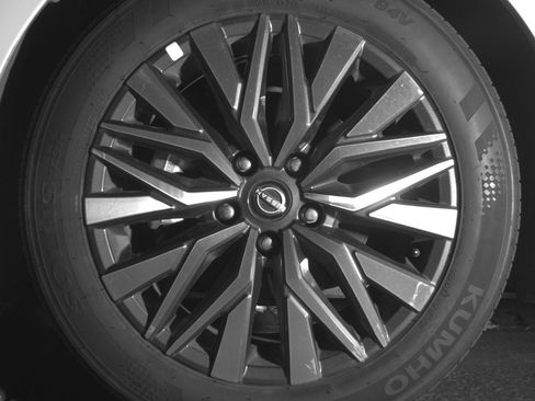 Used 2025 Nissan Altima 2.5 SV image 12