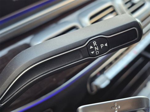 Used 2025 Mercedes-Benz GLS 450 4MATIC image 16