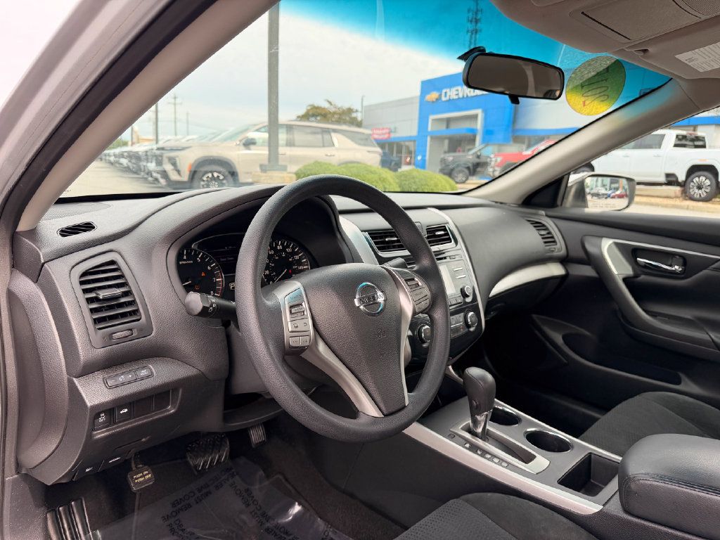 Used 2015 Nissan Altima 2.5 S w/ Special Edition Package FWD image 10