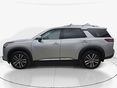 Used 2022 Nissan Pathfinder Platinum w/ Cargo Package FWD image 9