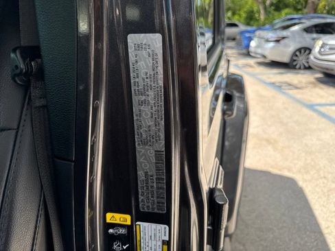 Used 2021 Jeep Wrangler Unlimited Sahara AWD/4WD image 15