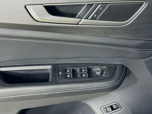 Certified 2024 Volkswagen Atlas Cross Sport SE w/ Panoramic Sunroof Package AWD/4WD image 11