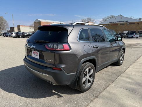 Used 2019 Jeep Cherokee Limited AWD/4WD image 5