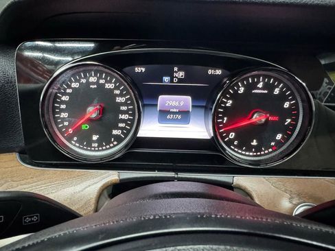 Used 2017 Mercedes-Benz E 400 4MATIC image 25