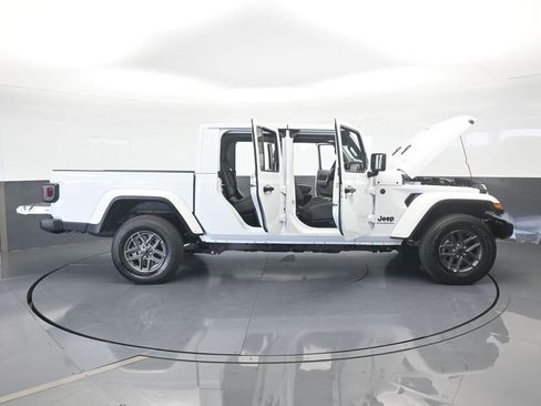 Used 2025 Jeep Gladiator Sport image 66