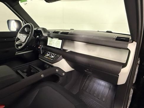 Used 2024 Land Rover Defender 110 X-Dynamic SE AWD/4WD image 14