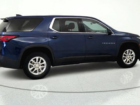 Used 2023 Chevrolet Traverse LS FWD image 6
