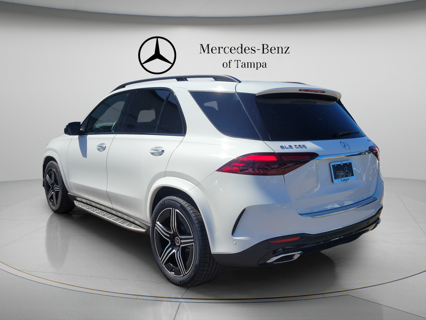 Certified 2024 Mercedes-Benz GLE 350 4MATIC image 2