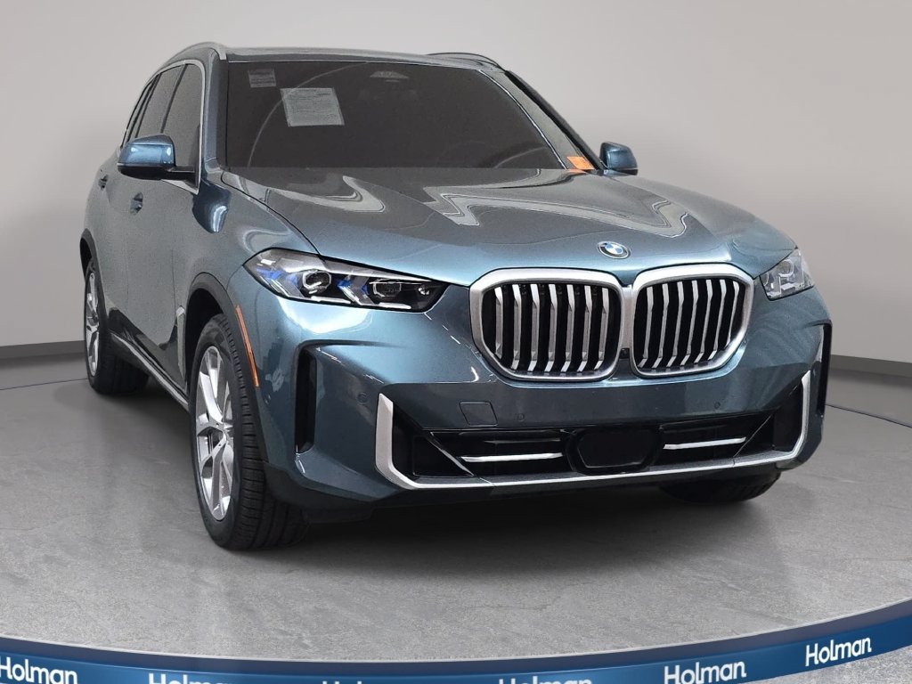 Used 2024 BMW X5 xDrive40i w/ Premium Package AWD/4WD image 3