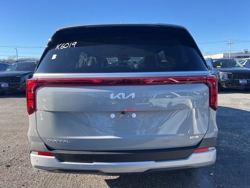 New 2026 Kia Carnival EX image 3