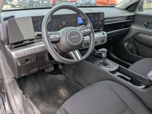 Used 2025 Hyundai Kona SE AWD/4WD image 8