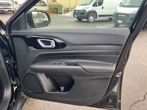 New 2026 Jeep Compass Limited image 10