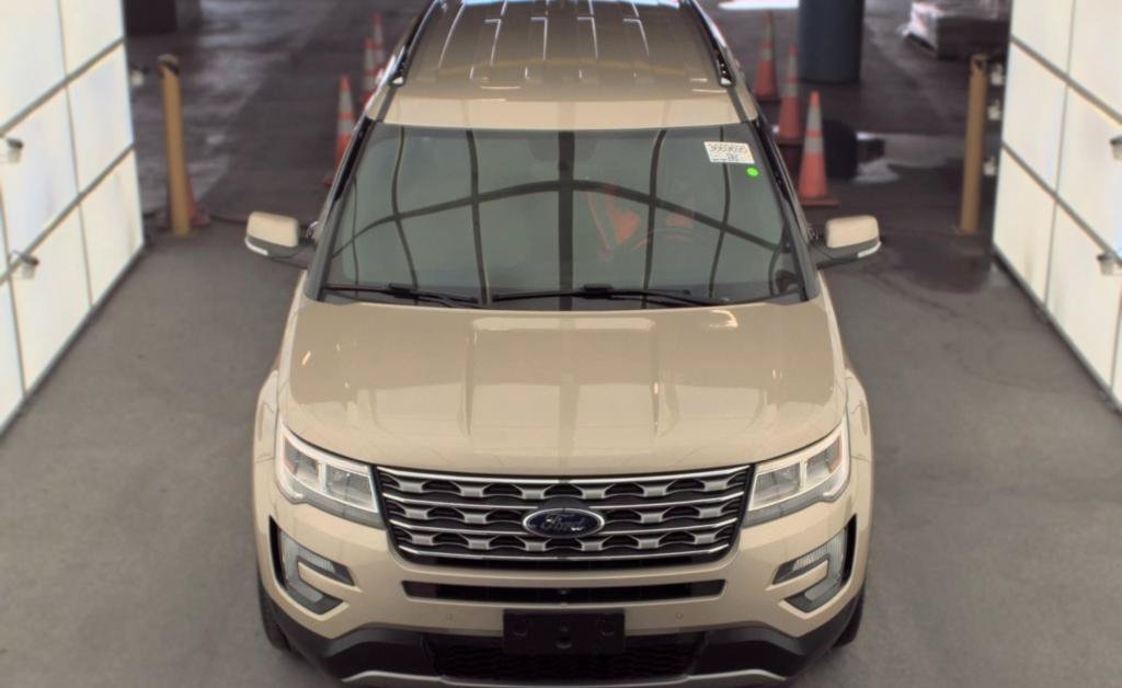 Used 2017 Ford Explorer Limited FWD image 2