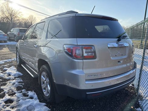 Used 2014 GMC Acadia SLE image 2