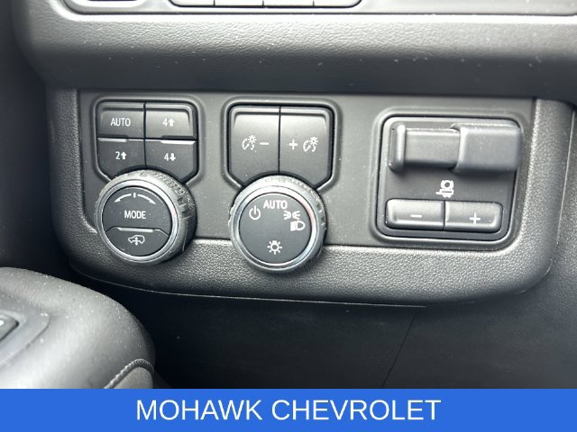 Used 2023 Chevrolet Tahoe Z71 w/ Z71 Off-Road Package AWD/4WD image 26