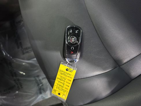 Used 2022 Buick Enclave Premium AWD/4WD image 33
