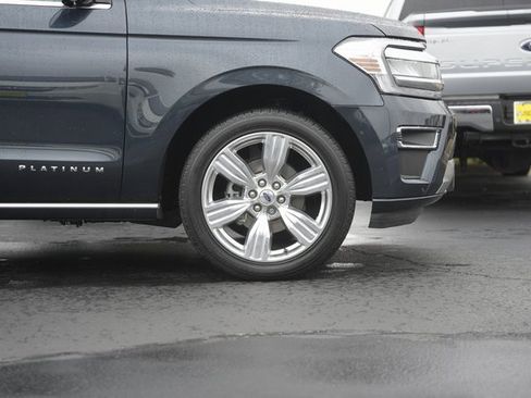 Certified 2023 Ford Expedition Platinum image 4