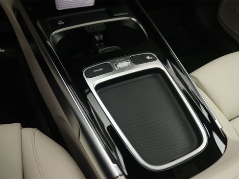 New 2026 Mercedes-Benz GLB 250 image 7