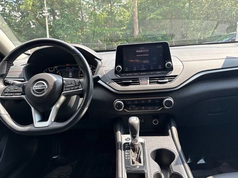 Used 2021 Nissan Altima 2.5 SR w/ SR Premium Package FWD image 26