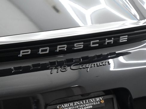 Used 2018 Porsche 718 Cayman RWD image 13