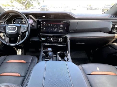 Used 2025 GMC Sierra 1500 AT4 w/ AT4 Premium Package AWD/4WD image 7