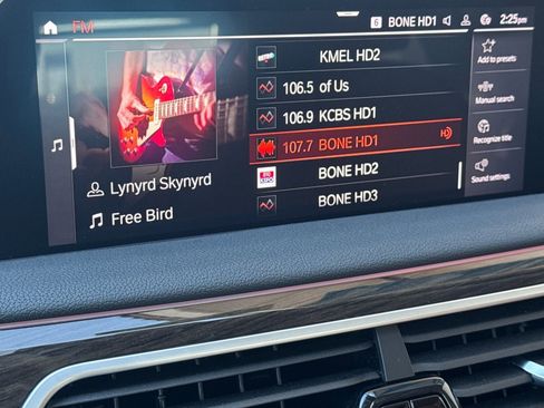 Used 2022 BMW 740i w/ Premium Package image 18