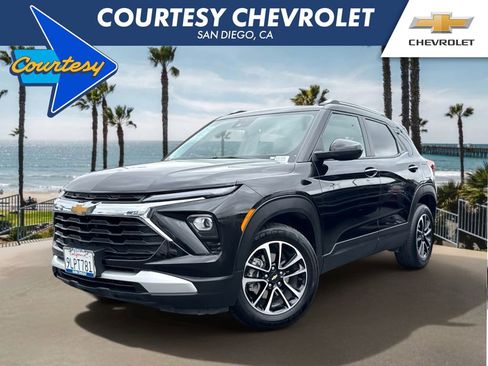 Used 2024 Chevrolet TrailBlazer LT FWD image 1