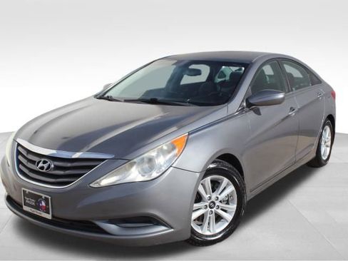 Used 2013 Hyundai Sonata GLS image 1