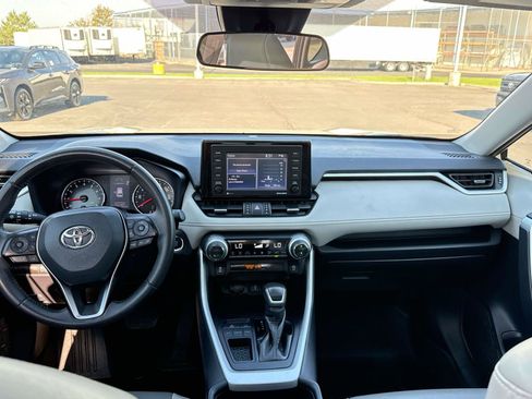 Used 2021 Toyota RAV4 XLE Premium FWD image 14