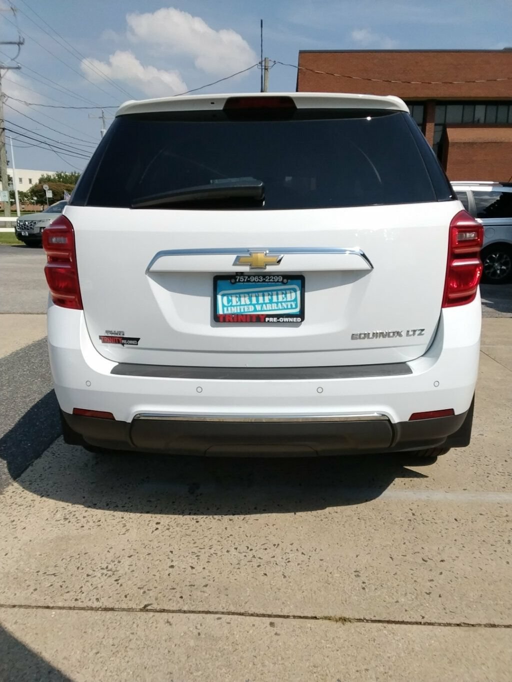 Used 2016 Chevrolet Equinox LTZ w/ Enhanced Convenience Package AWD/4WD image 3