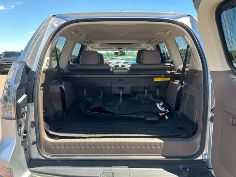 Used 2017 Lexus GX 460 Luxury AWD/4WD image 28