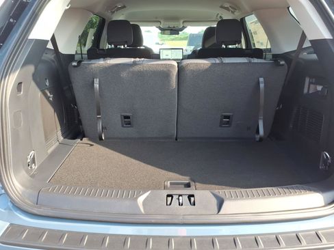 Used 2026 Ford Explorer Active RWD image 17