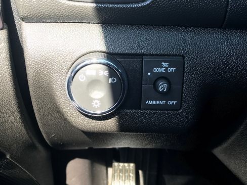 Used 2017 Buick Enclave Premium AWD/4WD image 19
