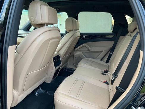 Used 2019 Porsche Cayenne image 47