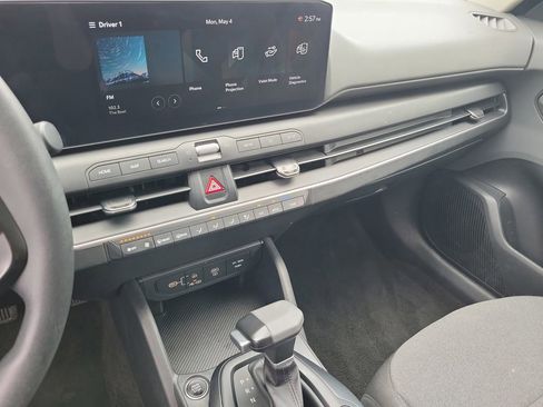 Used 2025 Kia K4 FWD image 26