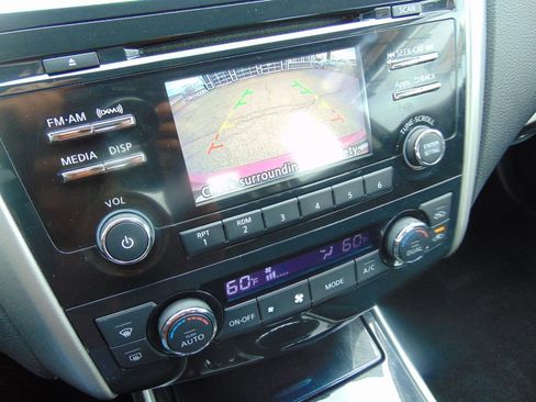 Used 2014 Nissan Altima 2.5 SV image 19