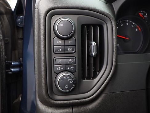 Used 2021 Chevrolet Silverado 1500 Custom image 12