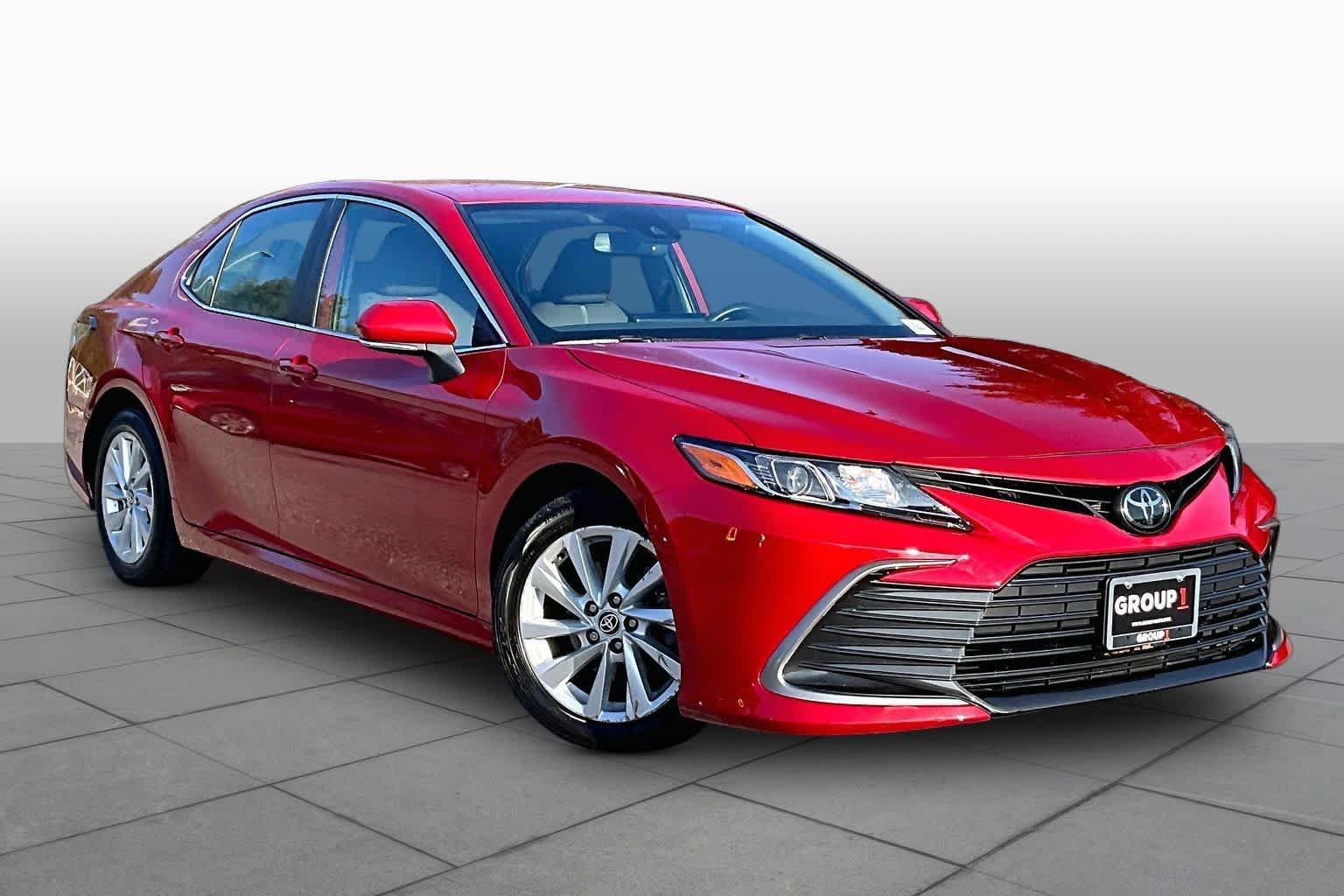 Used 2023 Toyota Camry LE w/ Convenience Package FWD image 2