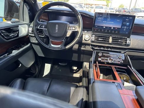 Used 2023 Lincoln Navigator Reserve AWD/4WD image 18