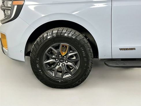 Used 2025 Ford Expedition Tremor AWD/4WD image 42