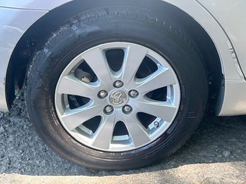 Used 2007 Toyota Camry XLE FWD image 30