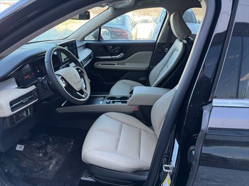 New 2026 Lincoln Corsair Premiere image 8