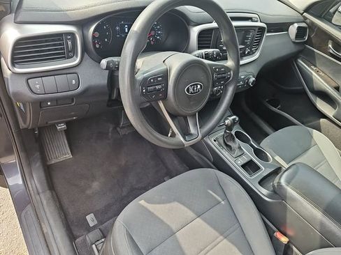 Used 2016 Kia Sorento FWD image 11