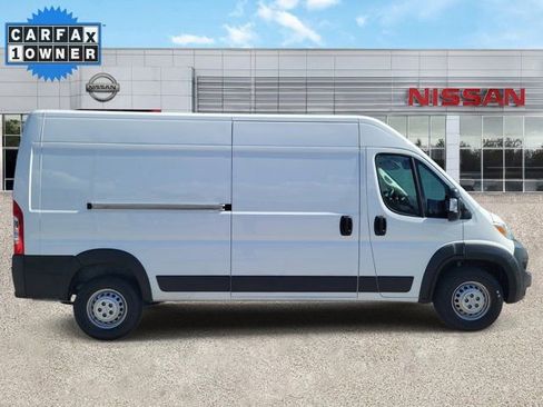 Used 2025 RAM ProMaster 2500 w/ Convenience Group FWD image 3