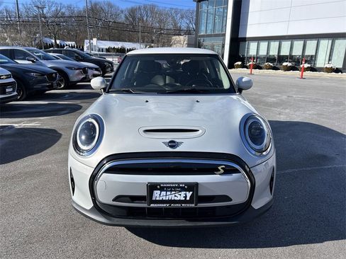 Used 2022 MINI Cooper SE image 3