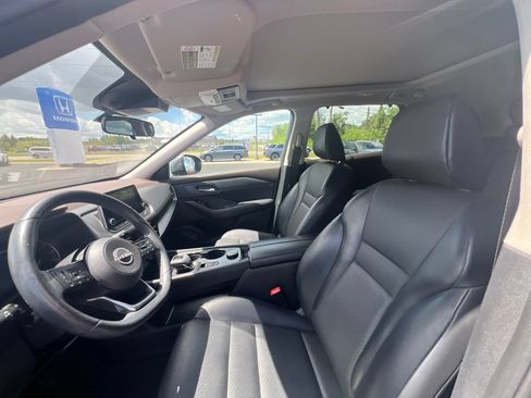 Used 2023 Nissan Rogue SV w/ SV Premium B Package AWD/4WD image 9